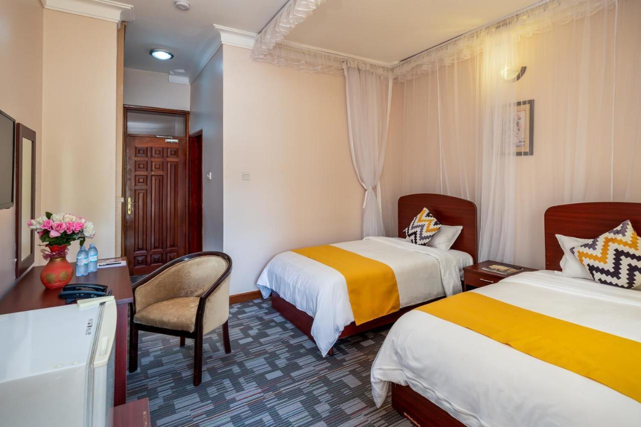 Entebbe Traveller'S Hotel Zewnętrze zdjęcie