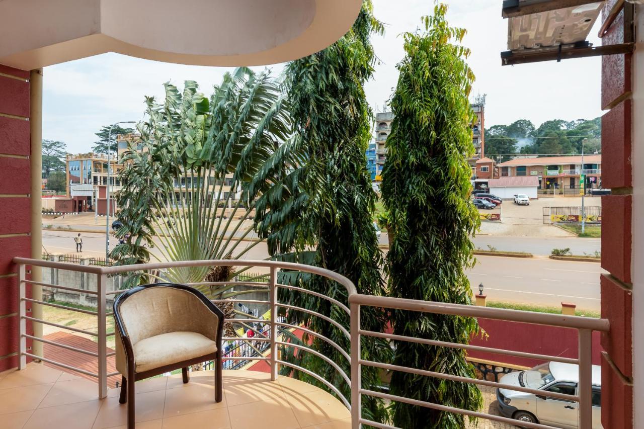Entebbe Traveller'S Hotel Zewnętrze zdjęcie
