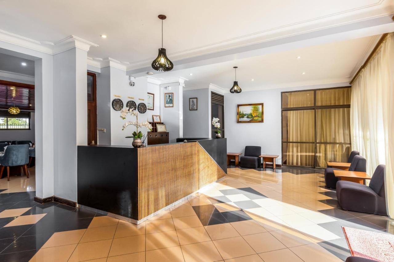 Entebbe Traveller'S Hotel Zewnętrze zdjęcie