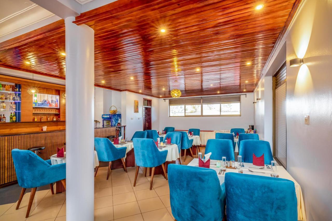 Entebbe Traveller'S Hotel Zewnętrze zdjęcie