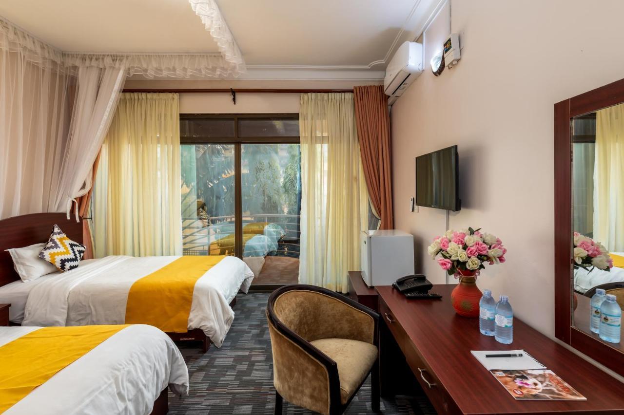 Entebbe Traveller'S Hotel Zewnętrze zdjęcie