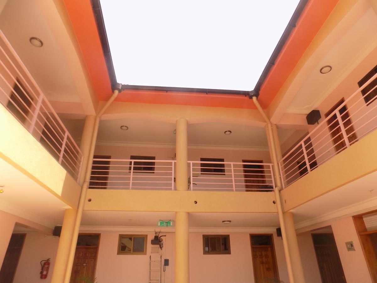 Entebbe Traveller'S Hotel Zewnętrze zdjęcie