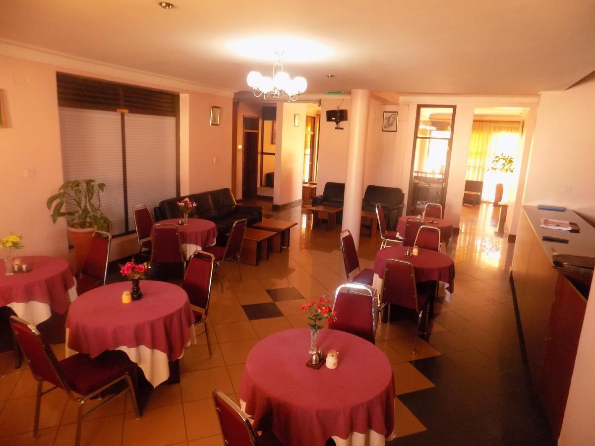 Entebbe Traveller'S Hotel Zewnętrze zdjęcie