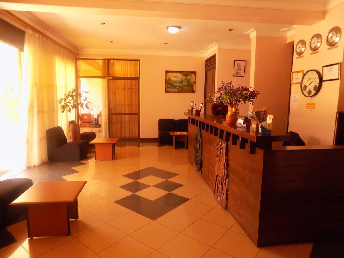 Entebbe Traveller'S Hotel Zewnętrze zdjęcie